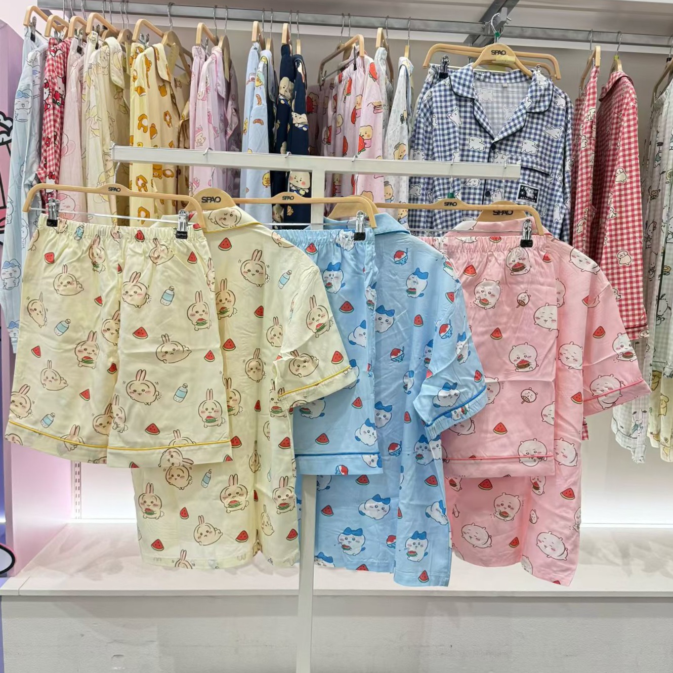 SPAO × Chiikawa 吉伊卡哇夏日睡衣套裝